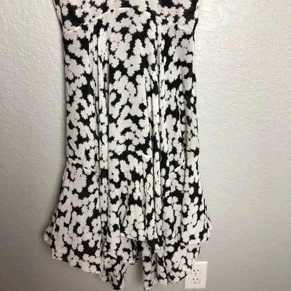 A.L.C. Silk Chiffon Handkerchief Hem Dress 0 - Picture 4 of 9